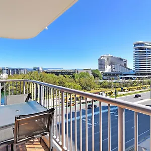Aparthotel Broadbeach Travel